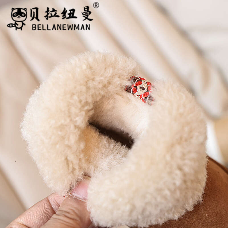 Girls' Snow 2024 Winter New Children's Lamb Wool Thickened Cotton Shoes Baby Fashion Suede Short Boots for Big Kids