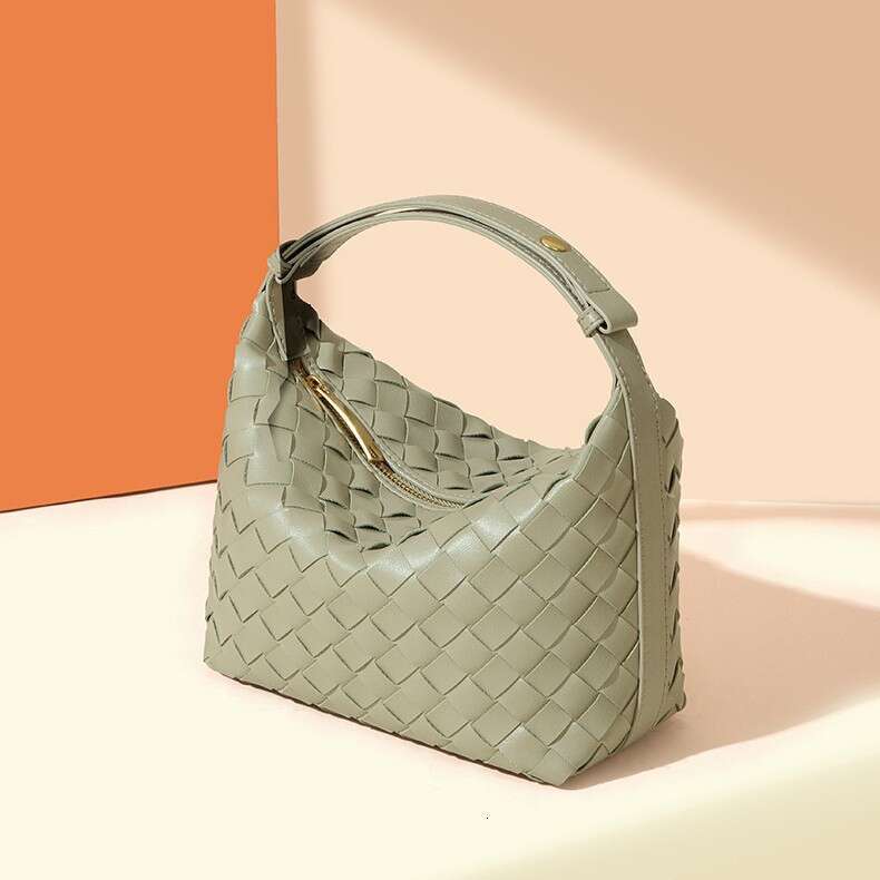 2025 Handwoven Lunch Box Niche Versatile Handheld Women's Fashionable Textured Shoulder Underarm Bag