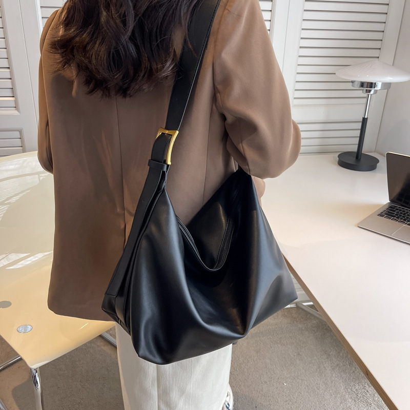 Luxury Vintage Shoulder Bag Women 2025 New Must-Have Underarm Purse Chic Versatile Crossbody Bag Free Shipping
