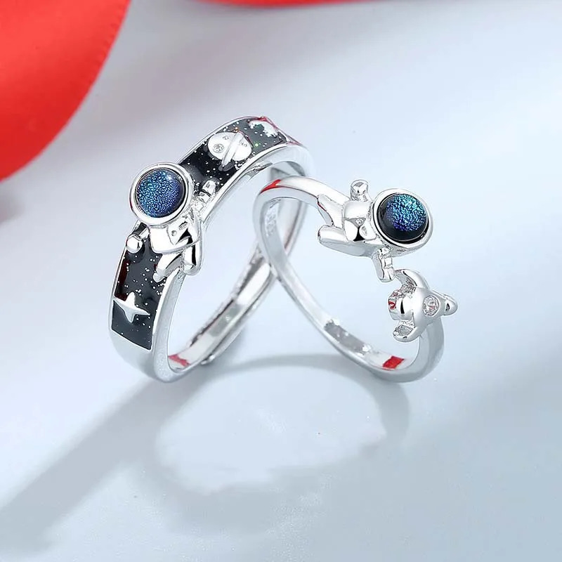 2Pcs Astronaut Planet Couple Rings for Women Men Cute Sliver Color Star Moon Adjustable Finger Romantic Lovers Jewelry 250704