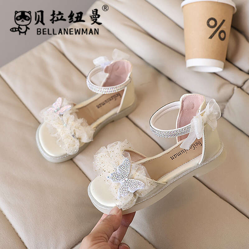 Sandals 2025 Summer New Little Girls Lace Rhinestone Butterfly Princess Fashion Soft Bottom Beach Shoes