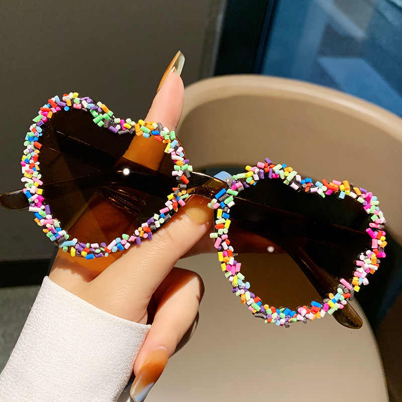 Designer Luxury Sunglasses, European And American Fashionable Ladies' Heart-shaped Trendy Dance Party Diamond-encrusted Heart-shaped Glasses