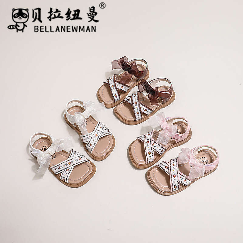 Girls Sandals 2024 Summer Fashion Princess New Children's Embroidered Small Flower Soft Sole Roman Shoes for Young and Middle-aged Children