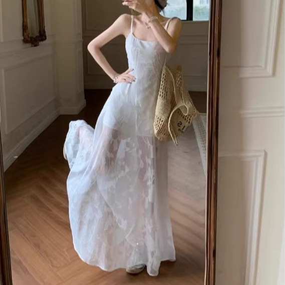 2025 New Women's Dress Summer New French Fresh Sweet Strap Dress Women's Beach Vacation Dress Mid waist Long Dress New Designer Dress