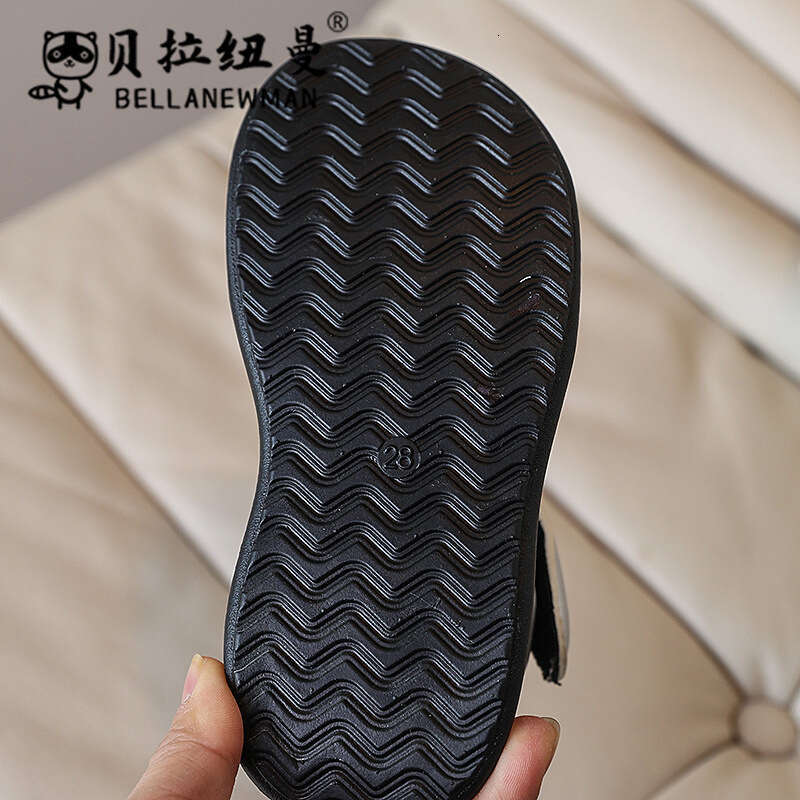 Girls' Fashion Cross Princess 2025 Summer New Children's Silver Sports Sandals Big Kids Beach Shoes Trendy