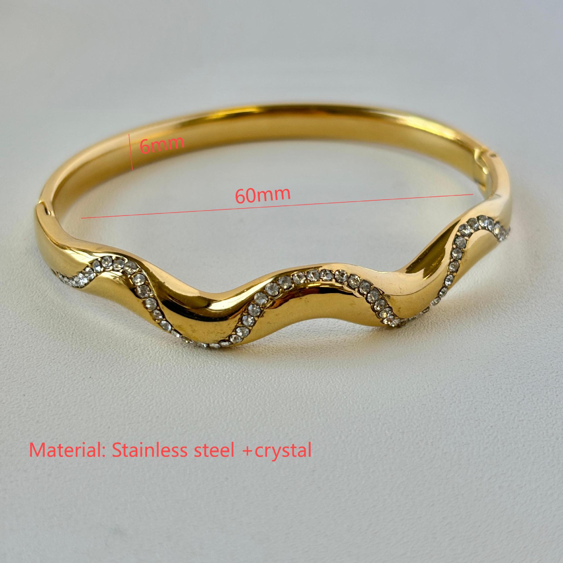Elegant Ladies' Jewelry: Durable Stainless Steel Wristwatch Featuring Genuine Diamonds and Pearls, Premium 18K Gold Finish