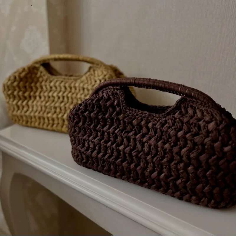Fashion Brand Straw Clutch Clip Bag High-end Banquet Purse Summer New Seaside Holiday Travel Versatile Hand-woven Totebag