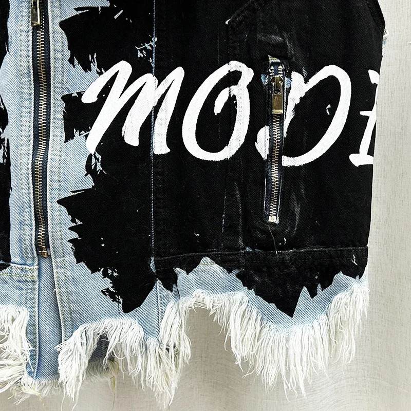 PFHQ Mens Graffiti Personalized Waistcoat Scratched Ragged Edge Denim Letter Irregular Niche Zippers Short Vest 21Z2125 250708