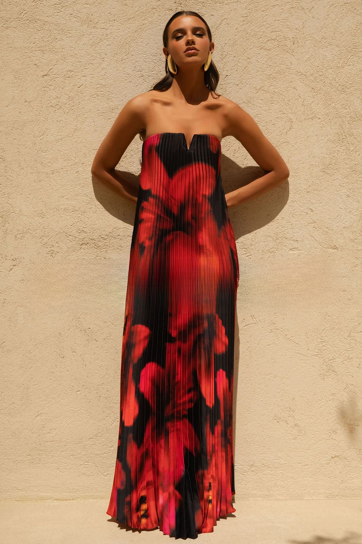 2025 New Women's Dress Summer New Fashionable Elegant Printed Ruffle Stripe Strapless French Holiday Long Dress New Elegant Luxury Style Designer