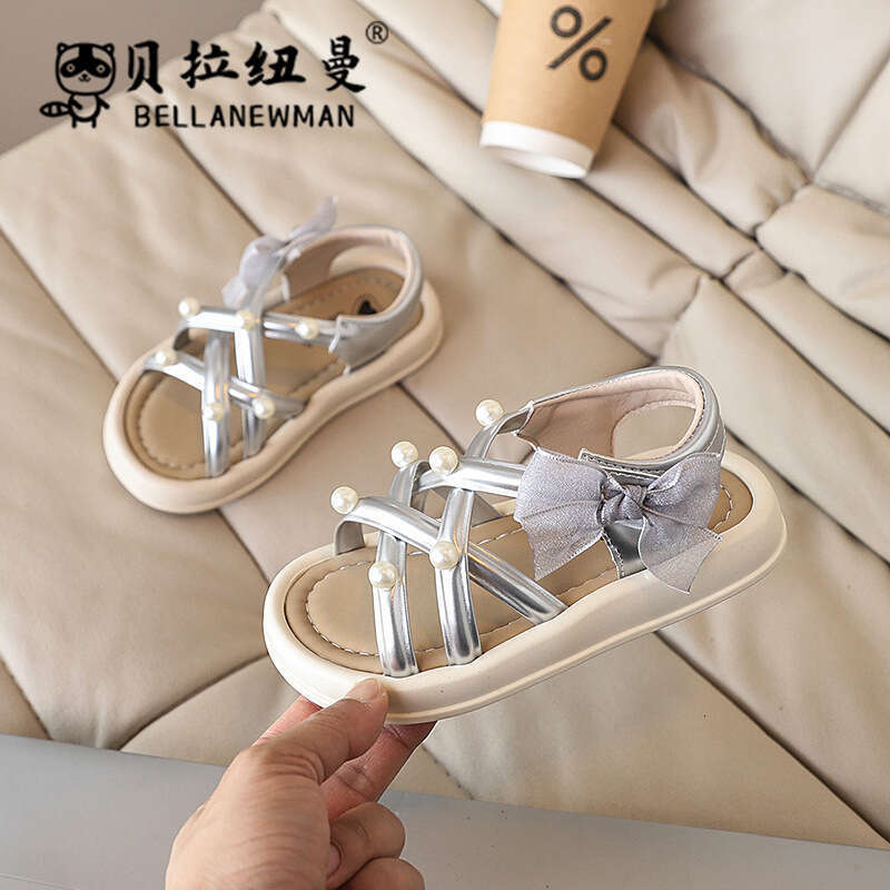 Girls' Fashion Pearl Princess Sandals 2025 Summer New Children's Silver Roman Big Kids Soft Sole Beach Shoes