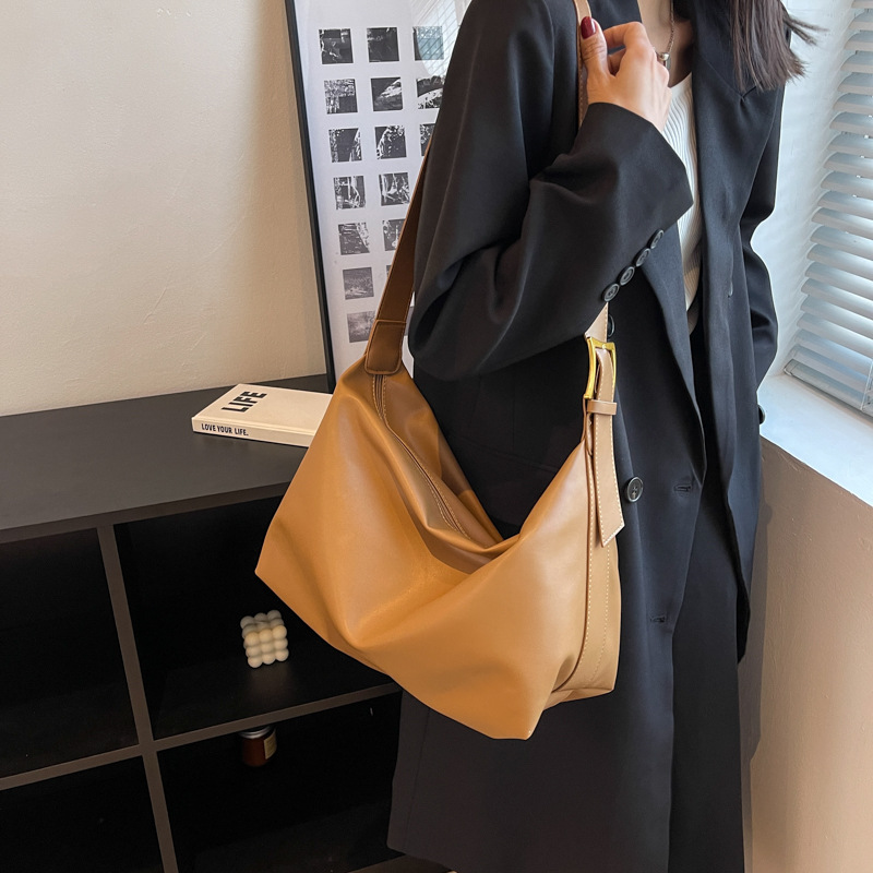 Luxury Vintage Shoulder Bag Women 2025 New Must-Have Underarm Purse Chic Versatile Crossbody Bag Free Shipping