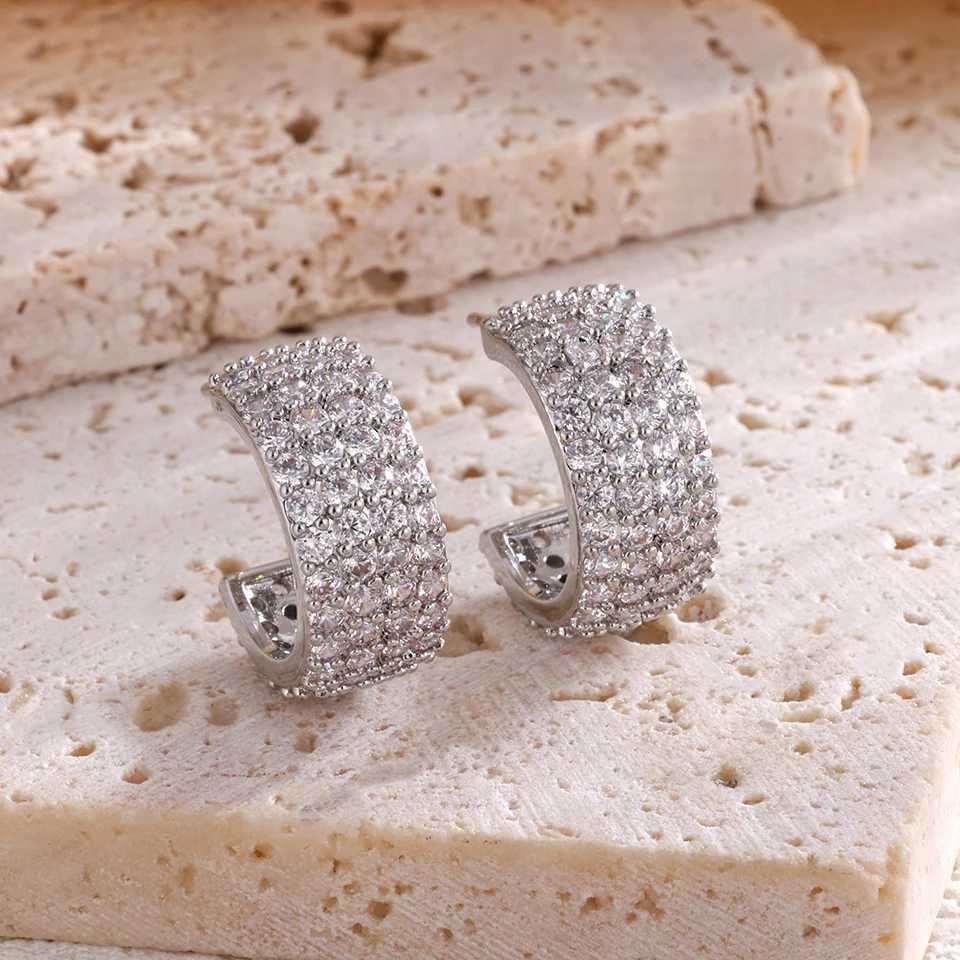 RAKOL New Luxury Cubic Zirconia Inlay Copper Wedding Jewelry Tren Gold Color Geetric Stud Earrings For Wen Y250714