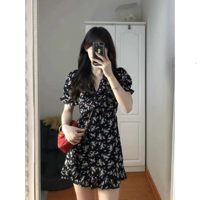French Floral V-Neck For Women Summer New Small Petite Hepburn Style Black Elegant Short Dress Slimming B5
