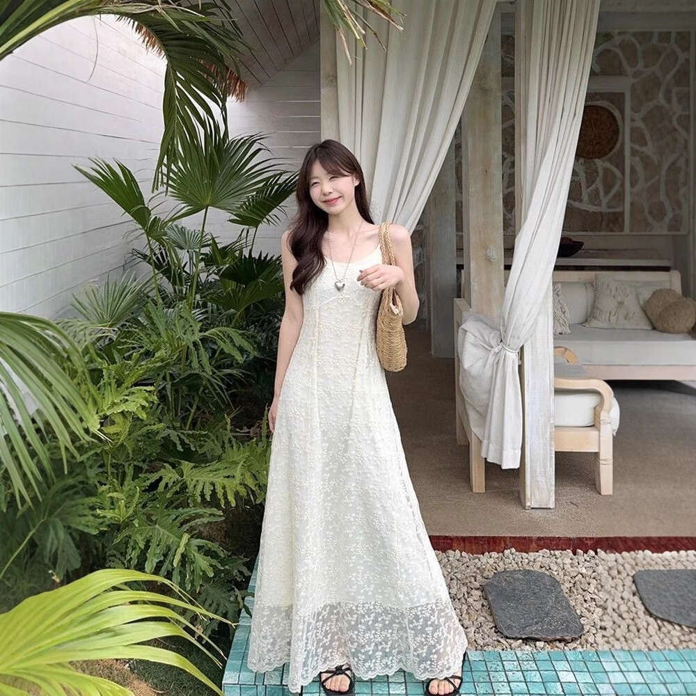 French Style Apricot Strap For Women Summer Lace Jacquard Vacation Slim Fit With Design Sense A-Line Long Dress B5