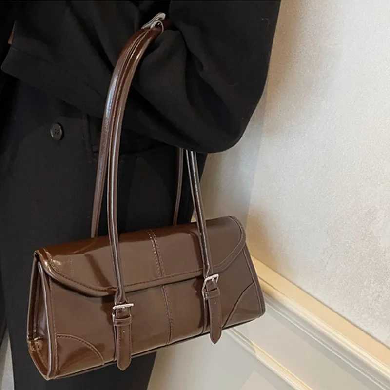 igh End Burgundy Oil Wax Leather Underarm Bag Elegant Mens Magnetic Buckle Shoulder Bag Commuter Versatile Ladies Tote Bags Y250718