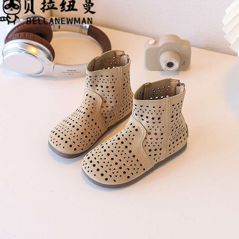 Summer Short 2025 New Children's Hollow Breathable Fashion Boots Girls' Roman Shoes Trendy Sandals