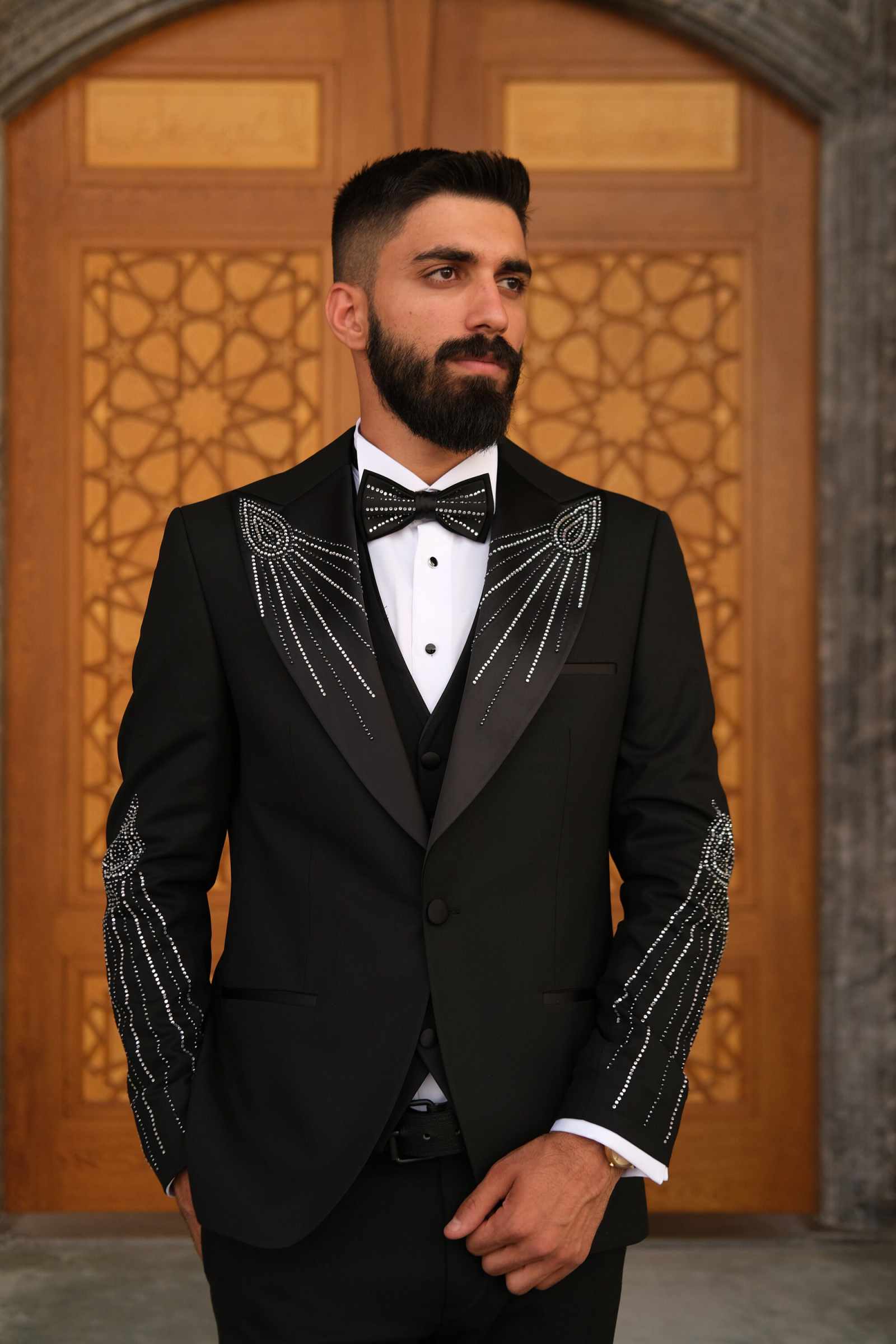 Customized 2 Pieces Men Suits Peaked Lapel Single Button Crystal Beadeds Pants Sets Luxury Classic Fit Prom Male Party Blazers