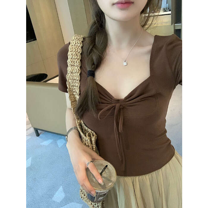 Pure Desire Style Hot Girl Square Neck Regular Shoulder Sleeve T-Shirt For Women With Unique Design Slim Fit Short Top B5