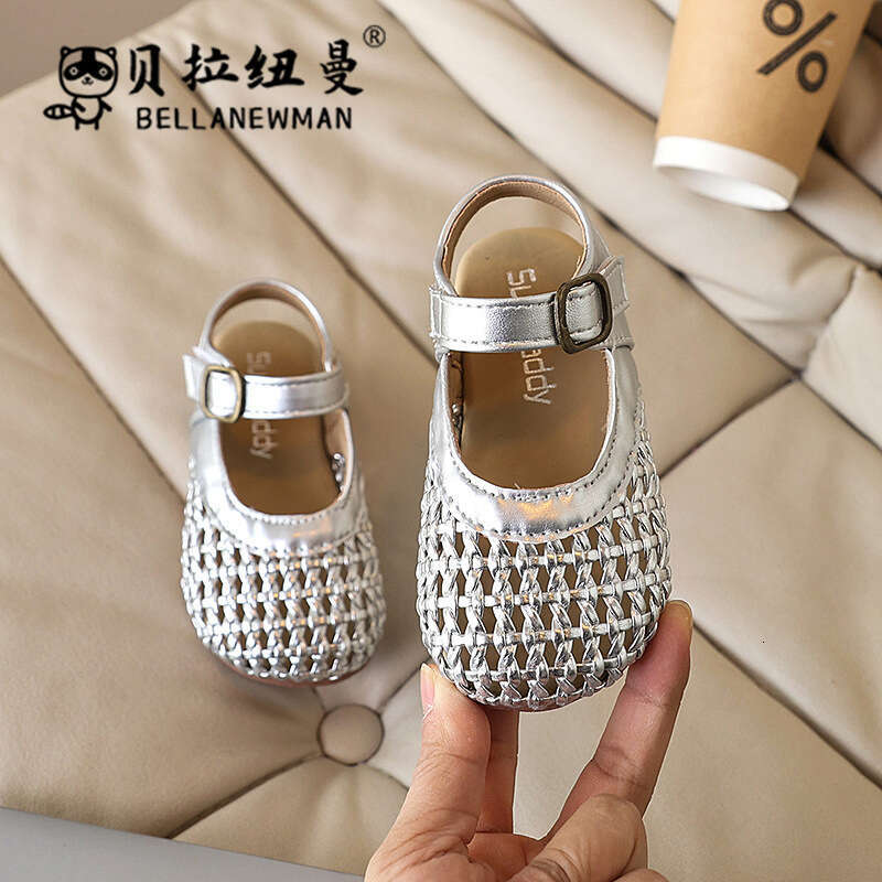 Girls' 2025 Summer New Children's Woven Closed-Toe Walking Shoes Korean Style Hollow Beach Sandals for Girls