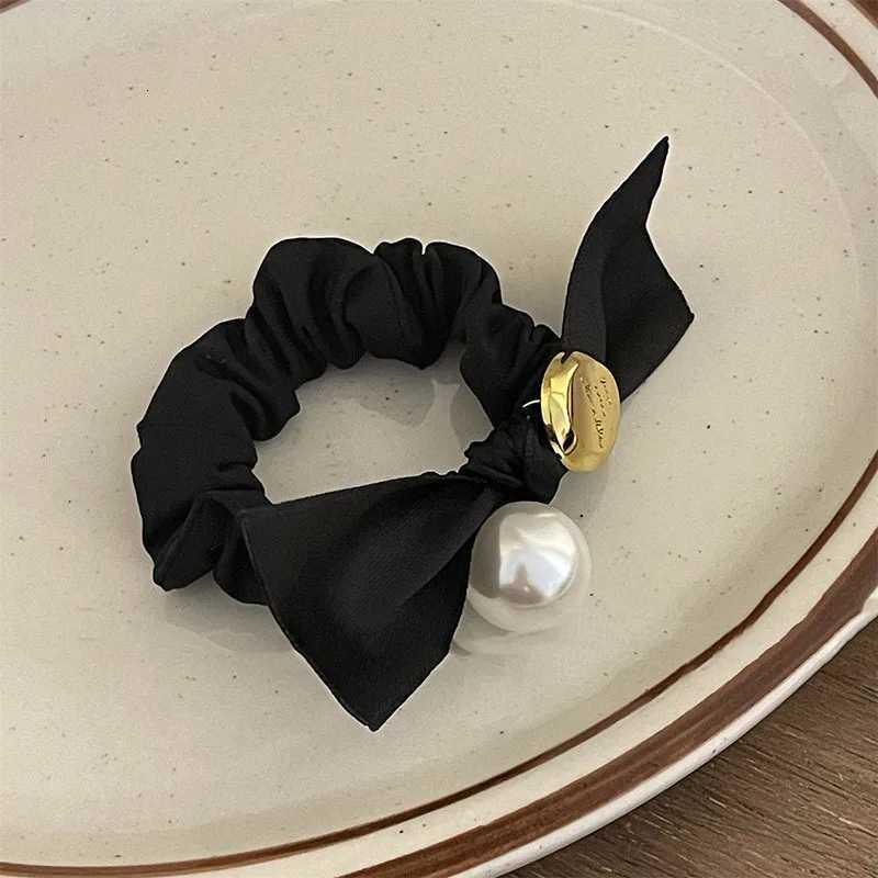 High Elasticity Classic Pearl Hair Band Rubber Band 2023 Latest Style Black Velvet Classic Hair Band Hair Accessories Gifts W250714B