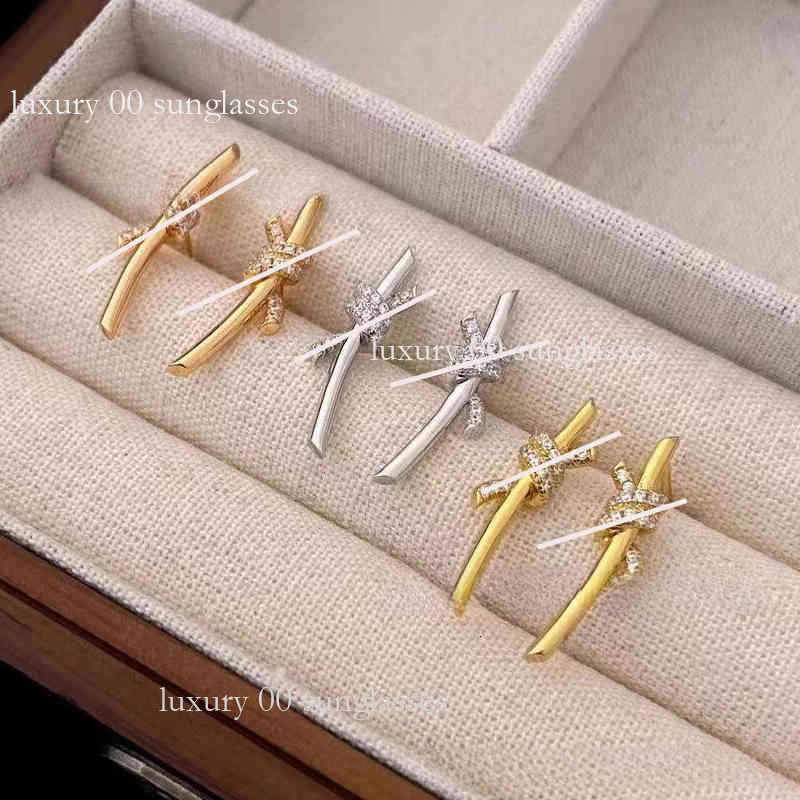 High Quality V Thick Luxury Jewelry Plated Micron Gold Knot With Dia Inlay Design Sense Light Women S Designer Jewelry Earrings Internet Celebrity Same Style