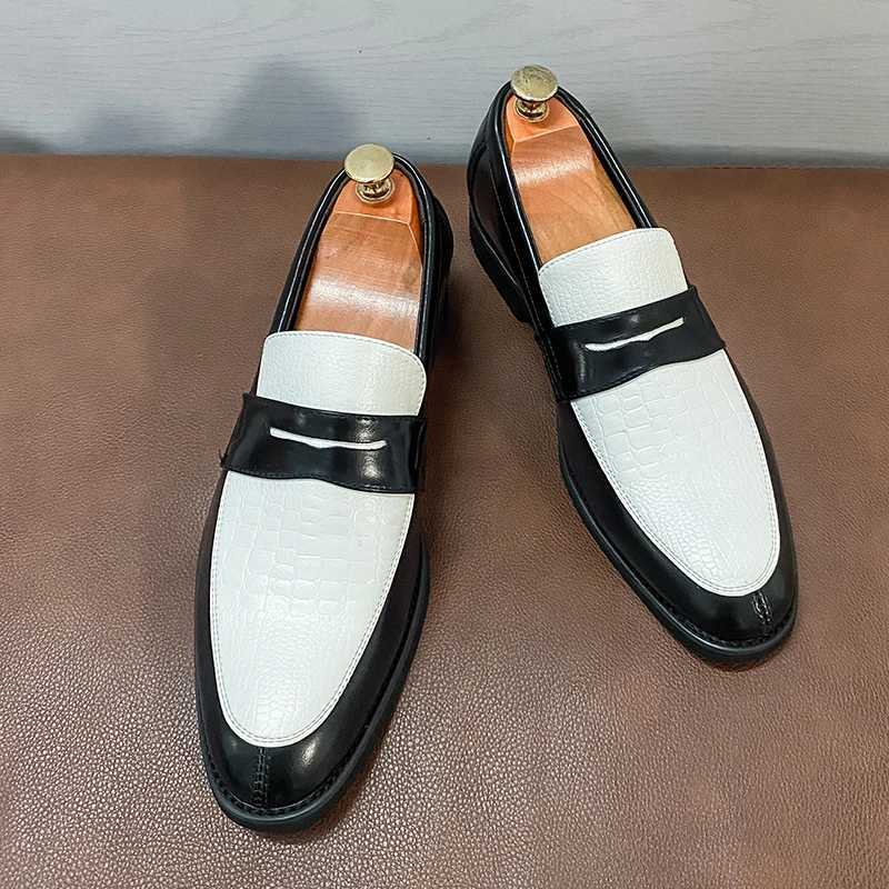 New Mens Pointed White Penny Loafers Patent Leather Casual Shoes Luxury Designer Male Formal Wedding Dress Homecoming Footwear Y250715