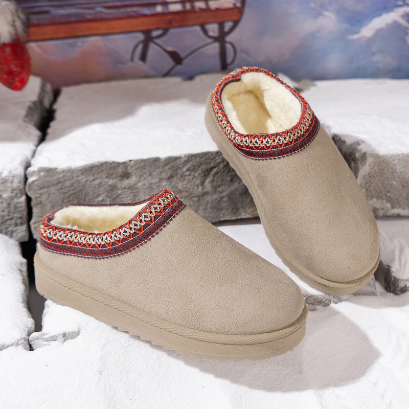 Free shipping designer fashion plus thick soled snow boots for women winter new cotton shoes with plush insulation black white