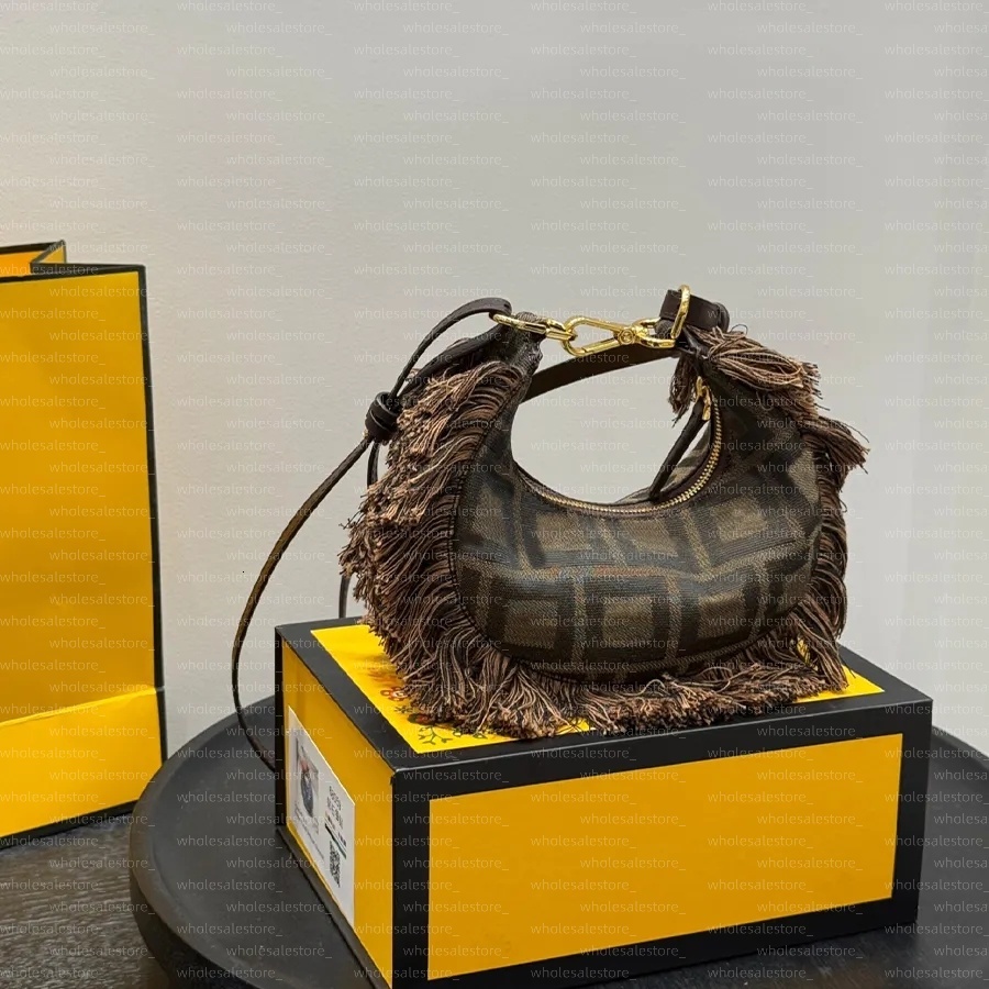 Designer Crossbody Handbag Classic Letter Shoulder Fashion Tassels Men Bag Fashionable Casual Tote Bags For Women