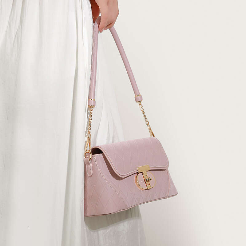 Light Luxury Baguette Underarm for Women 2025 New Fashionable Niche High-End Versatile Shoulder Crossbody Bag