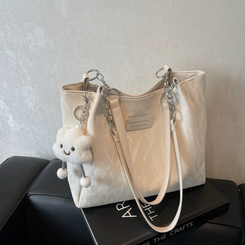 New high capacity multifunctional women s shoulder bag leisure commuting bag designer bag daily commuting women s handbag