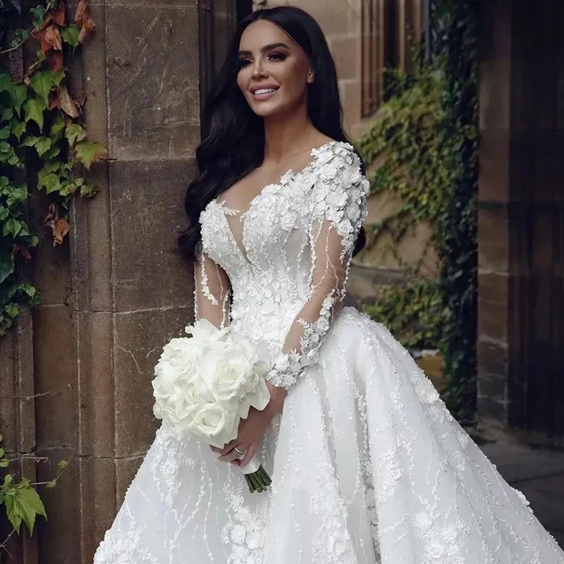 Long Sleeves Lace Wedding Dresses Scoop neck Tulle Applique Beaded Thigh-High Slits Bride Gown Muslim Wedding Gown Covered Back Vestido de Novia