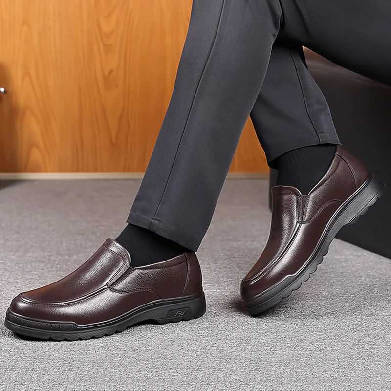 Leather Shoes for Men Dress Shoes Slip-on Plus Size Office Formal Shoes for Male Wedding Party Casual Business Oxfords Y250715