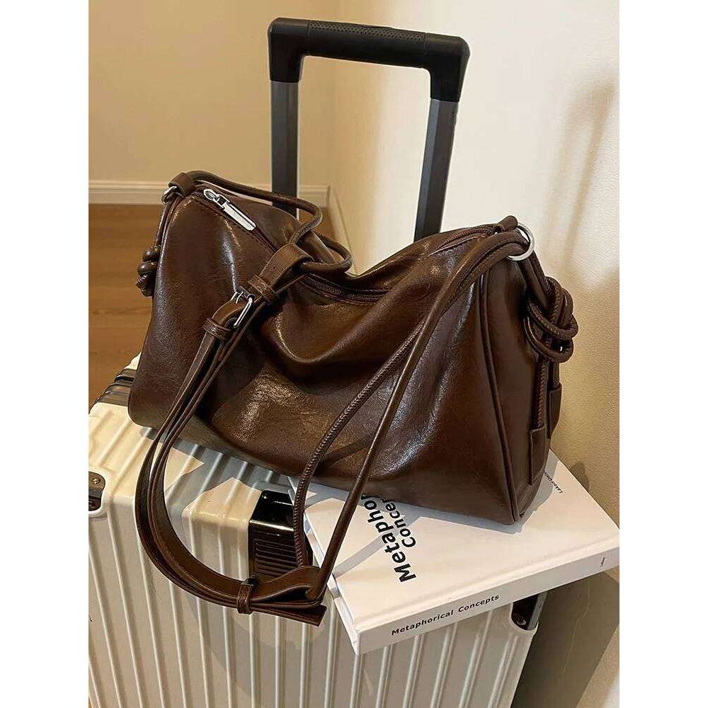 Trendy Boston Women Large Capaci 2025 New Autumn Winter Versatile Crossbody Commuting Pillow Bag Soft PU Leather