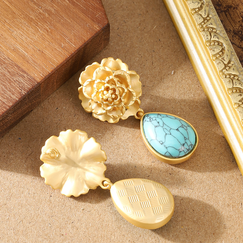 Sier Needle Personality Vintage Blue Turquoise Pendant Earrings for Women Elegant High-end Feel Annual Meeting Banquet Ear Jewelry