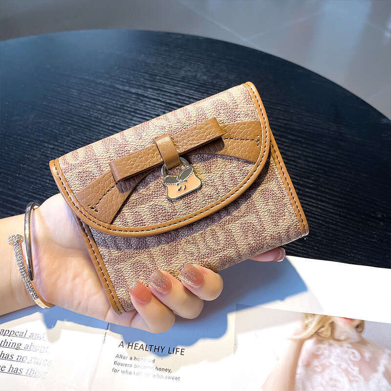for Women, Short Style, Simple New Design, 70% off Genuine Leather Wallet, Multiple Slots, Card Holder, Niche Design Wallet