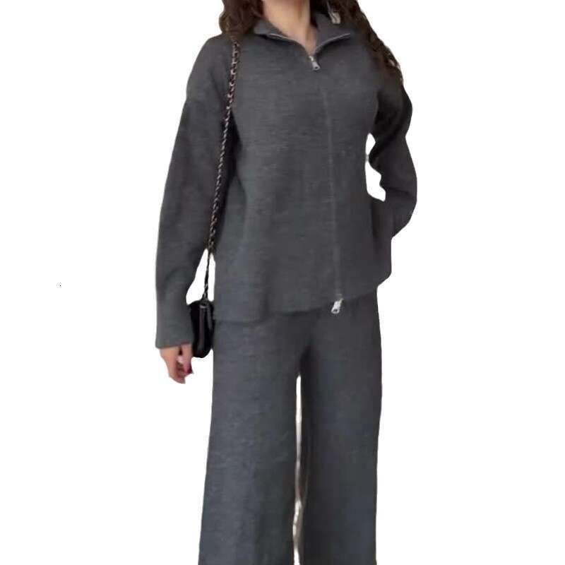 Knitted Women's Autumn New Fashion Simple Zipper Sweater Set B5