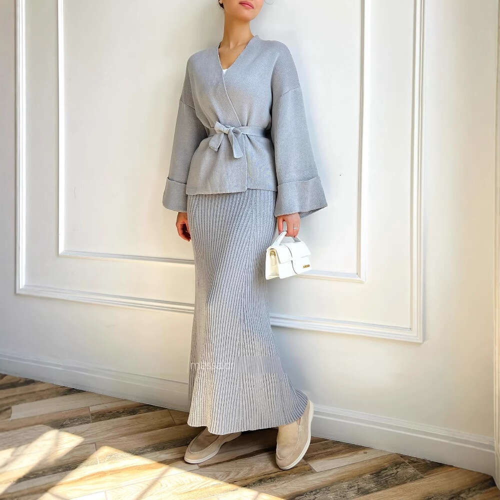 Autumn New Women's Knitted Sweater Tie Top Skirt Set B5