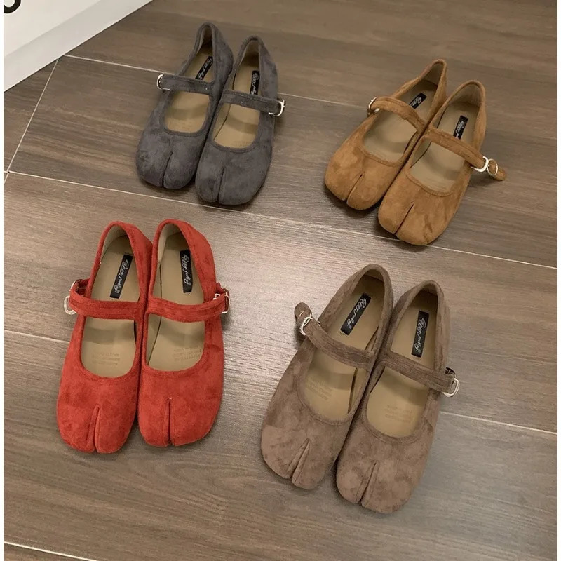 Japanese Style Tabi Ninja Shoes Women Retro Suede Flats Split Hoof Toe Boat Shoes Femme Mary Jeans Mocasines Ballerina Shoe 250711