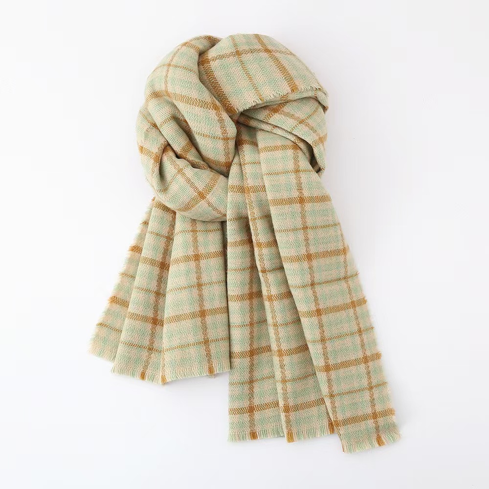 T1221 new cashmere British style high-grade plaid scarf for women autumn and winter couple neck scarf