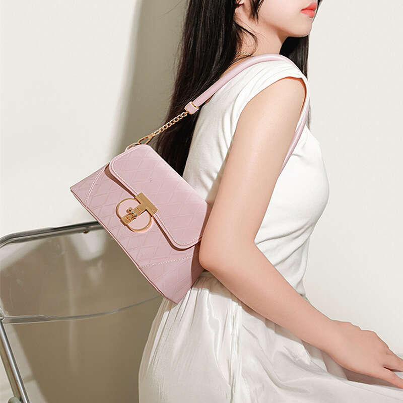 Light Luxury Baguette Underarm for Women 2025 New Fashionable Niche High-End Versatile Shoulder Crossbody Bag
