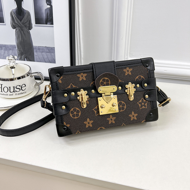 Retro printed square box bag for women trendy single-shoulder crossbody tofu bag in 2025 light luxury and fashionable small square bag