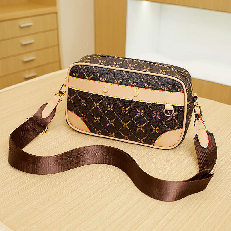 Women's Single Shoulder 2024 New Underarm Baguette Square Printed Casual Crossbody Small Bag