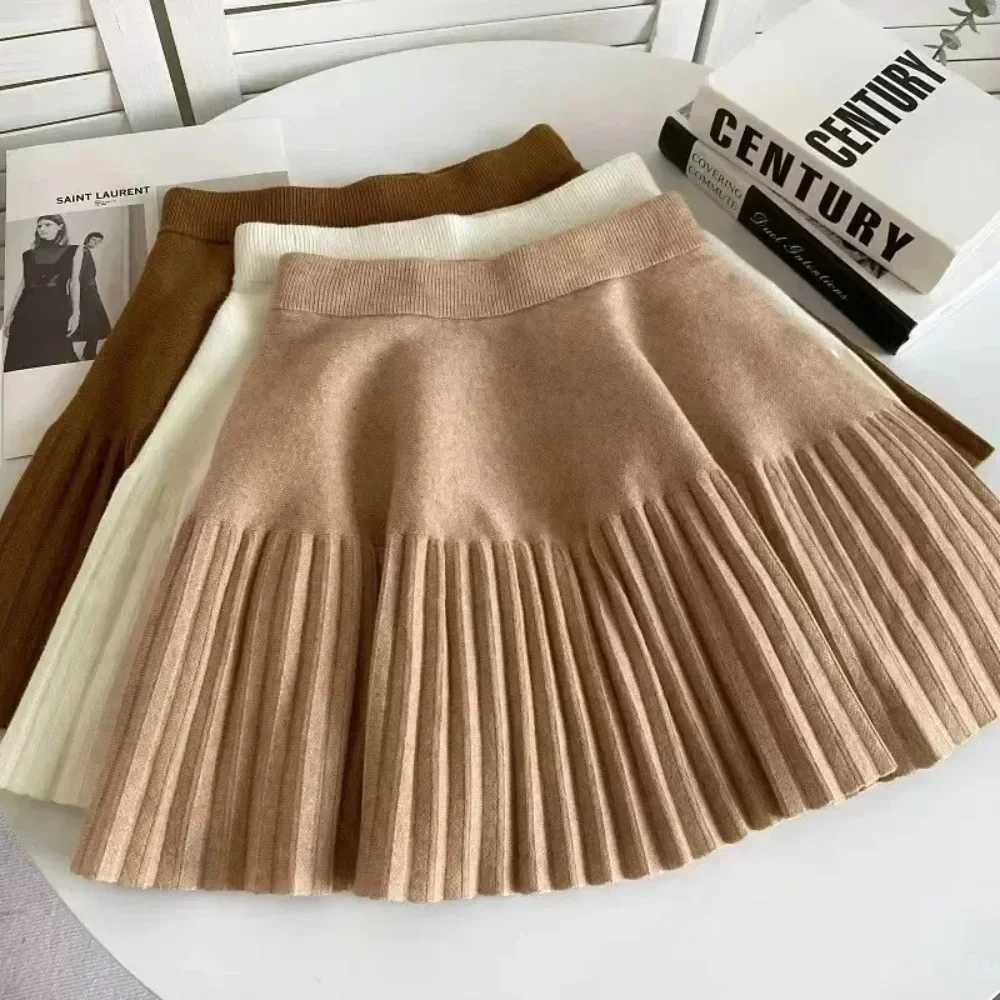 Spicy Girl Solid Color Versatile Knit Skirt Womens Early Autumn 2025 New Style High-Waisted Loose-Fit Slimming A- Line Mini Dre R250715