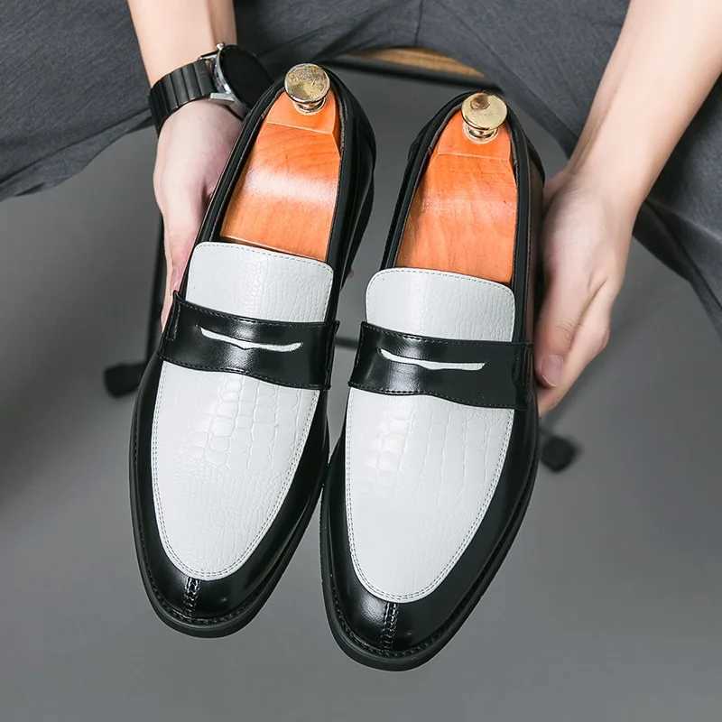 New Mens Pointed White Penny Loafers Patent Leather Casual Shoes Luxury Designer Male Formal Wedding Dress Homecoming Footwear Y250715
