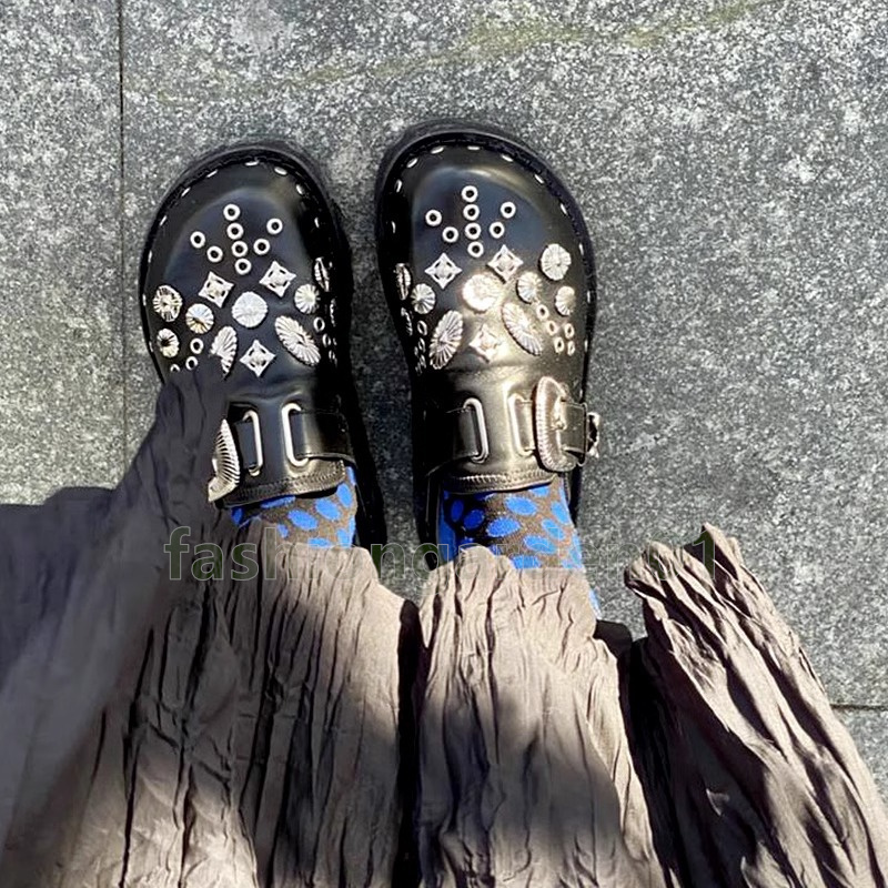 designer sandals retro rivet luxury slides slippers womens sliders summer flats mules sandles outdoor daily platform gothic women shoes size 35-42