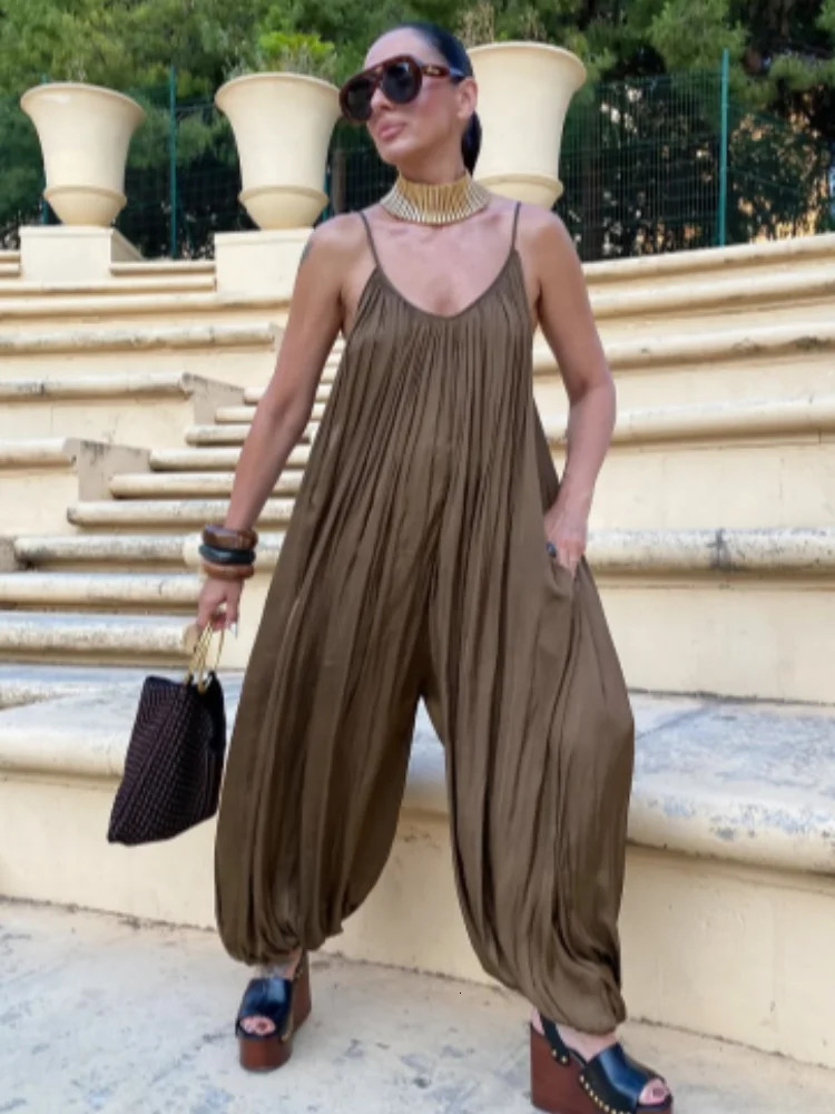 Fashion Loose Pleated Sling Jumpsuit Vneck Sleeveless Backless Lantern Lady Rompers Street 2025 Summer 250714