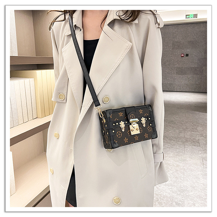 Retro printed square box bag for women trendy single-shoulder crossbody tofu bag 2025s light luxury and fashionable small square bag
