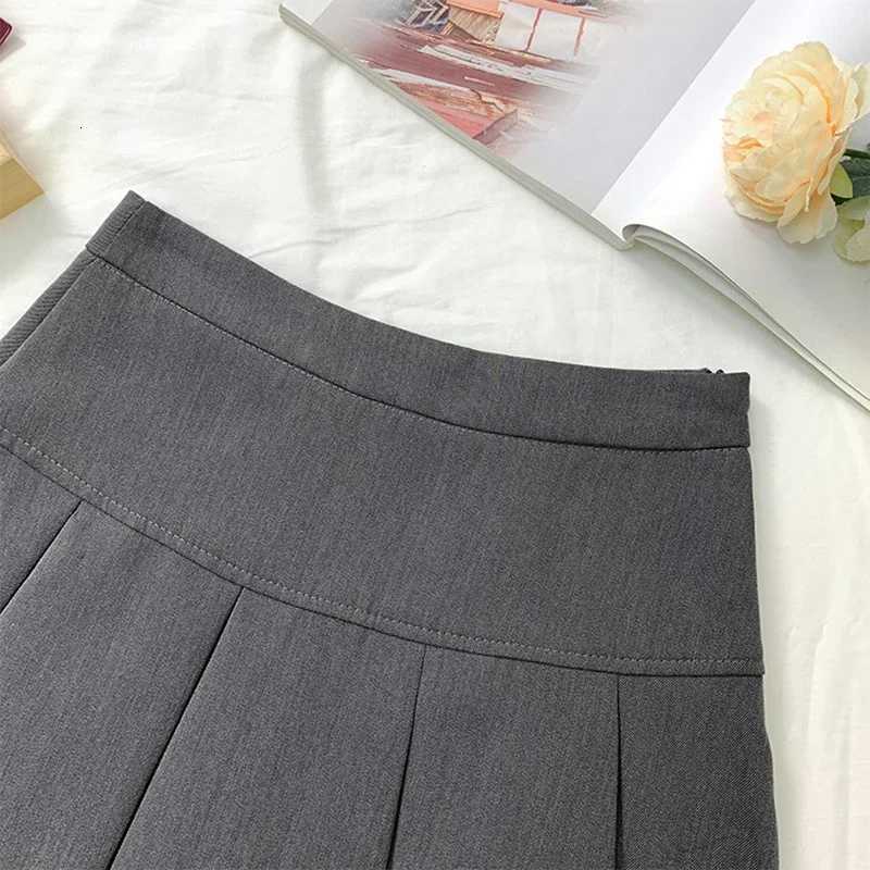 2024 Summer New Women Slim Solid Color Pleated Short Skirt College Style Pure Want To High-waisted Skinny-proof A-line Clothing R250728