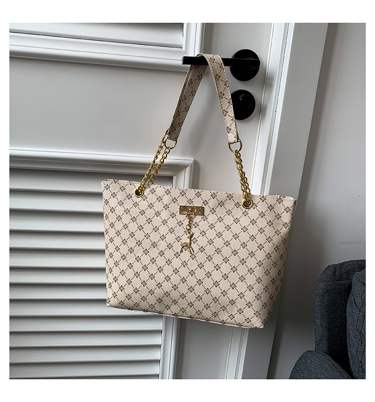 Designer 2025 Autumn Winter New Vintage Handbag Shoulder Large Capacity Tote Mixed Batch Light Luxury Women's Bag