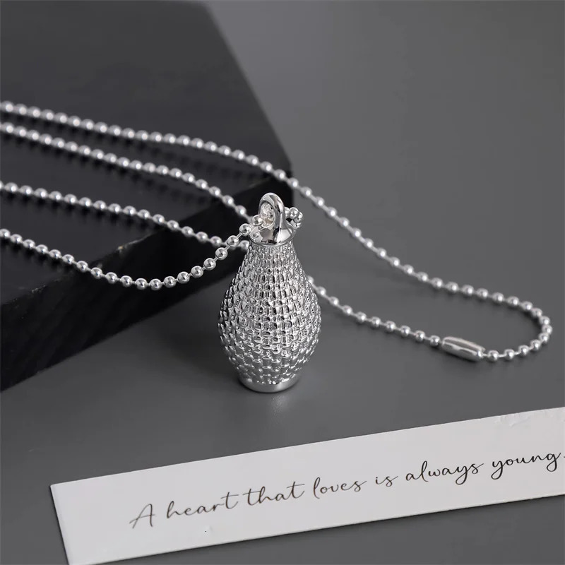 Japanese Perfume Bottle Vase Necklace for Women Simple All-match Hanging Basket Water Bottle Long Vintage Accessories 250711